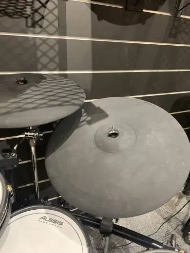 Alesis - STRATA PRIME 2